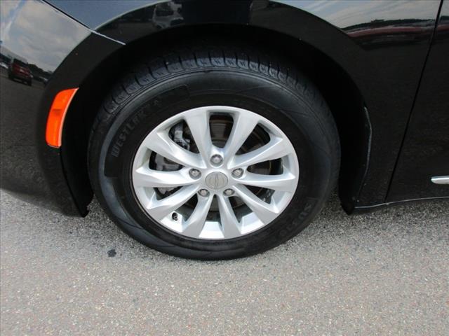 2017 Chrysler Pacifica Touring-L - Photo 14