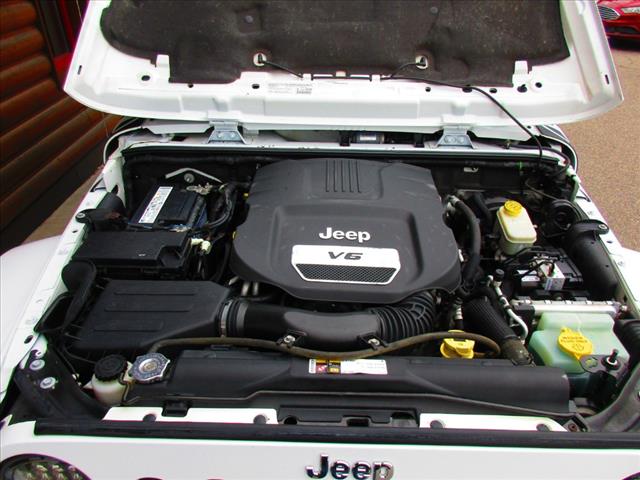 2014 Jeep Wrangler Unlimited Sahara - Photo 16