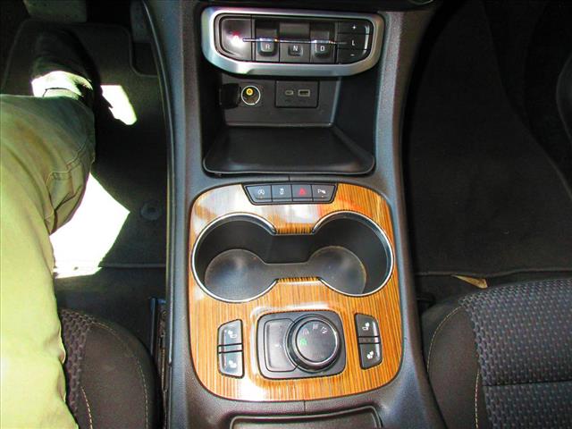 2021 GMC Acadia SLE - Photo 16
