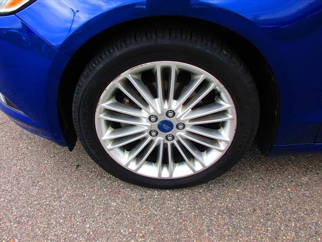 2016 Ford Fusion SE - Photo 16