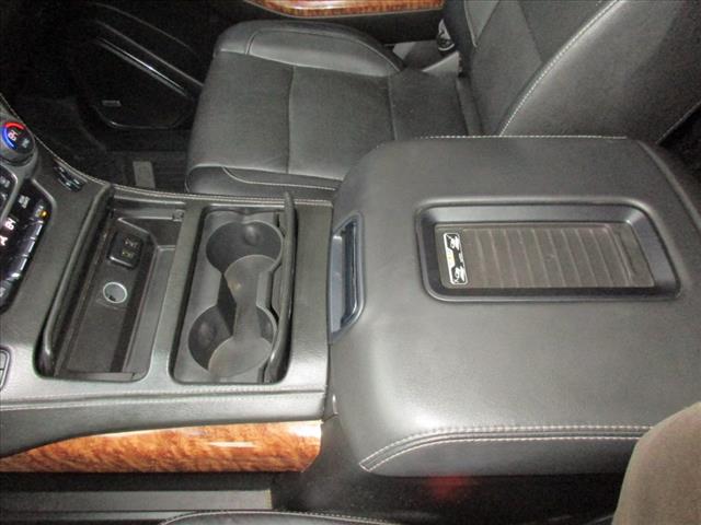 2017 Chevrolet Suburban Premier - Photo 17