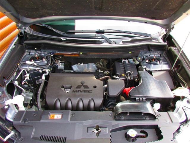 2017 Mitsubishi Outlander SE - Photo 17