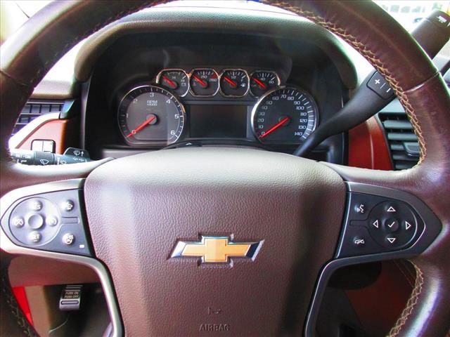 2015 Chevrolet Suburban LTZ - Photo 19