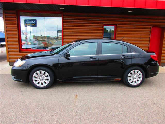 2013 Chrysler 200 LX - Photo 2
