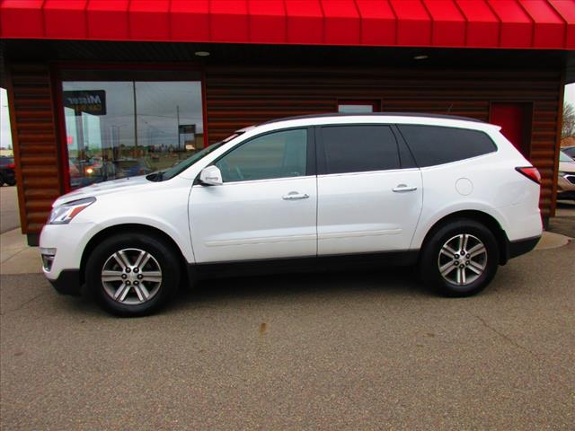 2017 Chevrolet Traverse LT - Photo 2