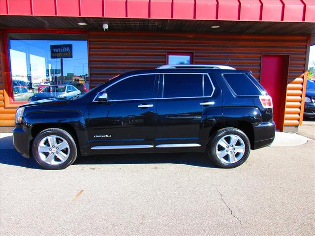 2017 GMC Terrain Denali - Photo 2