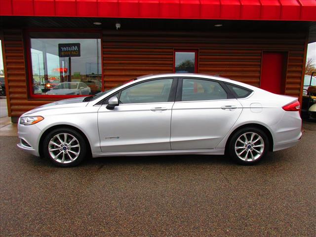 2017 Ford Fusion Hybrid SE - Photo 2