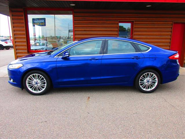 2016 Ford Fusion SE - Photo 2