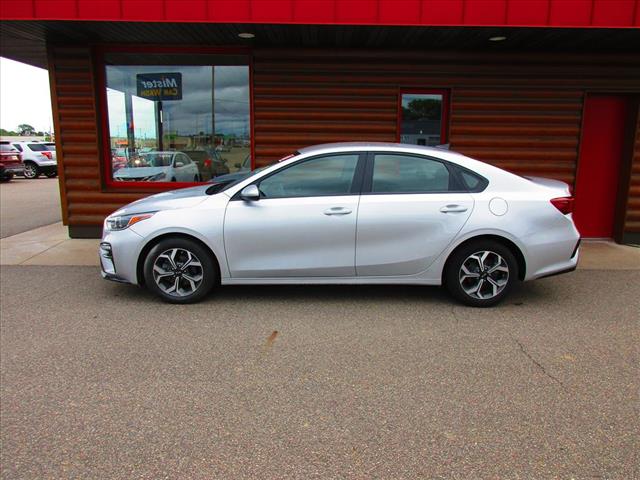 2020 Kia Forte LXS - Photo 2