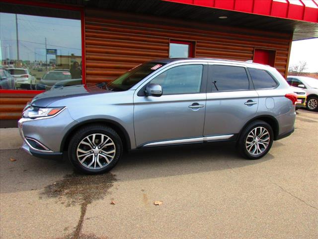 2017 Mitsubishi Outlander SE - Photo 2