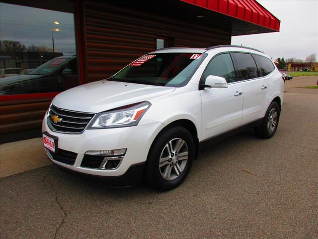2017 Chevrolet Traverse LT - Photo 3