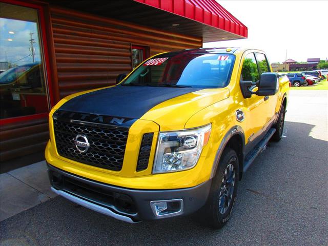 2017 Nissan Titan PRO-4X - Photo 3