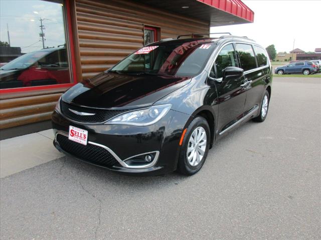 2017 Chrysler Pacifica Touring-L - Photo 3