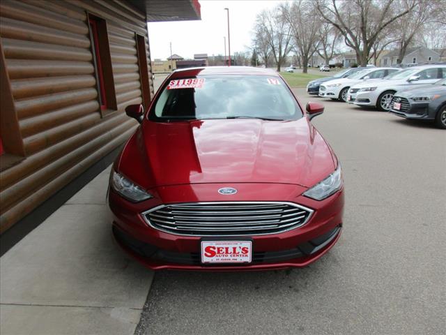 2017 Ford Fusion SE - Photo 3