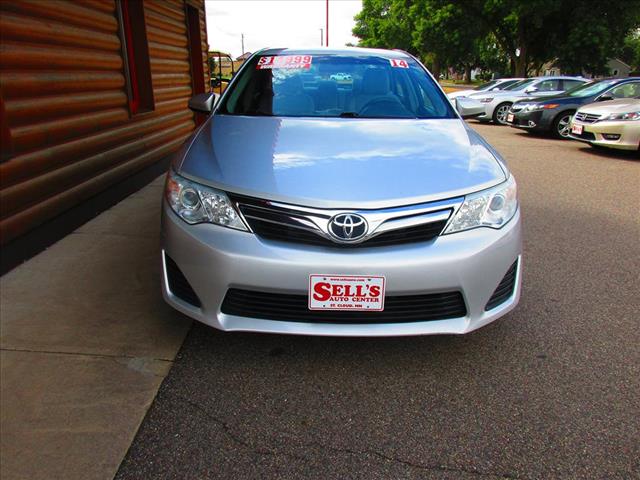 2014 Toyota Camry LE - Photo 3