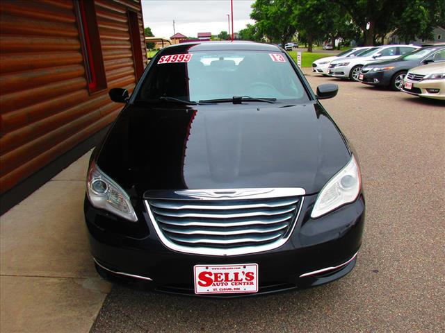 2013 Chrysler 200 LX - Photo 4