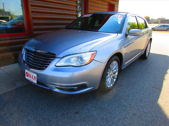 2013 Chrysler 200 Touring - Photo 4
