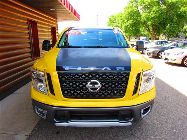 2017 Nissan Titan PRO-4X - Photo 4