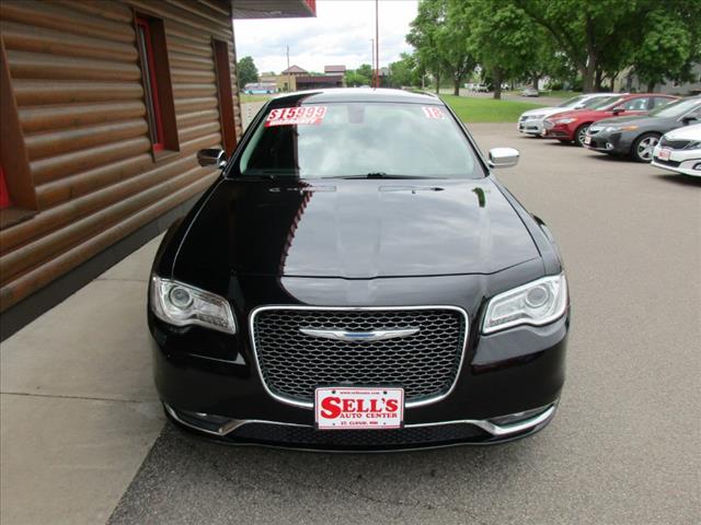 2018 Chrysler 300 Limited - Photo 4