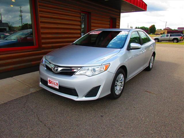 2014 Toyota Camry LE - Photo 4