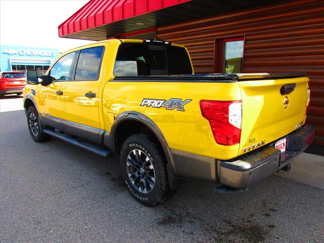 2017 Nissan Titan PRO-4X - Photo 5