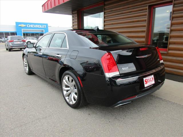 2018 Chrysler 300 Limited - Photo 5