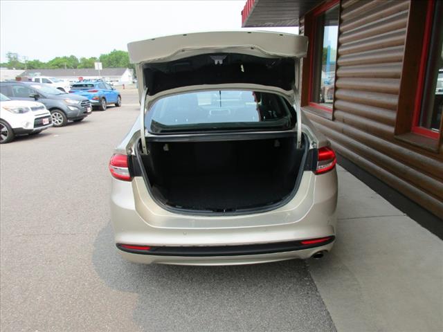 2017 Ford Fusion SE - Photo 5