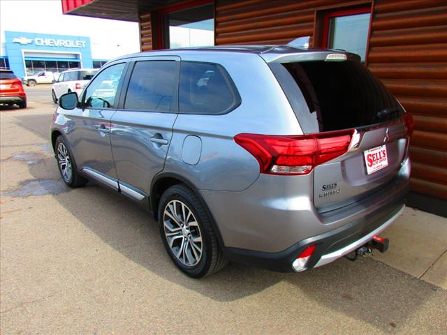2017 Mitsubishi Outlander SE - Photo 5