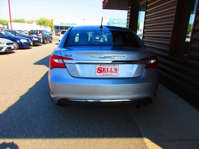 2013 Chrysler 200 Touring - Photo 6