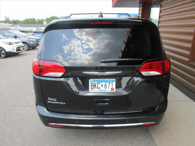 2017 Chrysler Pacifica Touring-L - Photo 6