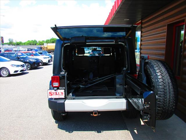 2012 Jeep Wrangler Unlimited Sahara - Photo 7