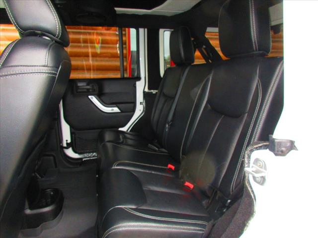 2014 Jeep Wrangler Unlimited Sahara - Photo 8