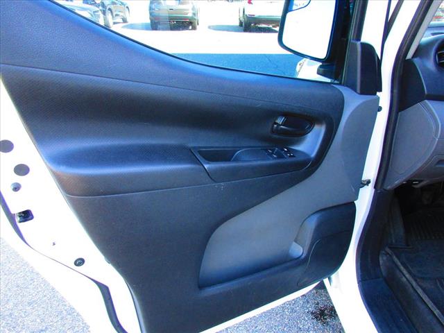 2020 Nissan NV200 SV - Photo 8