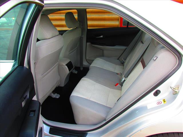 2014 Toyota Camry LE - Photo 8