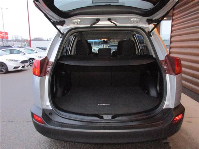 2015 Toyota RAV4 XLE - Photo 8