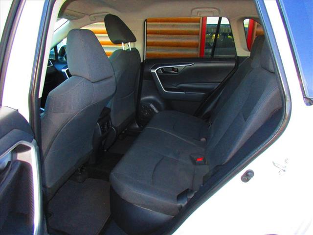 2019 Toyota RAV4 Hybrid LE - Photo 9