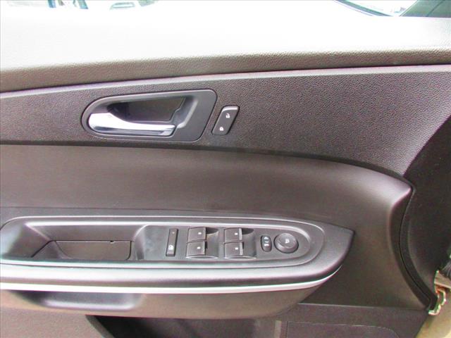 https://cdn.getauto.com/photos/6/16186/10c/1GKKRNED7BJ409332-10c.jpg