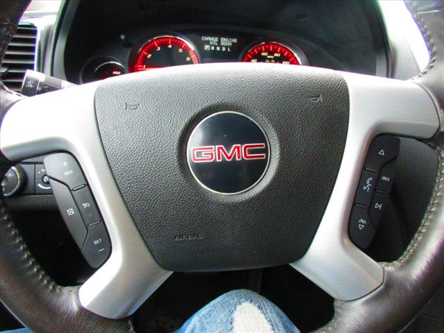 https://cdn.getauto.com/photos/6/16186/14c/1GKKRNED7BJ409332-14c.jpg