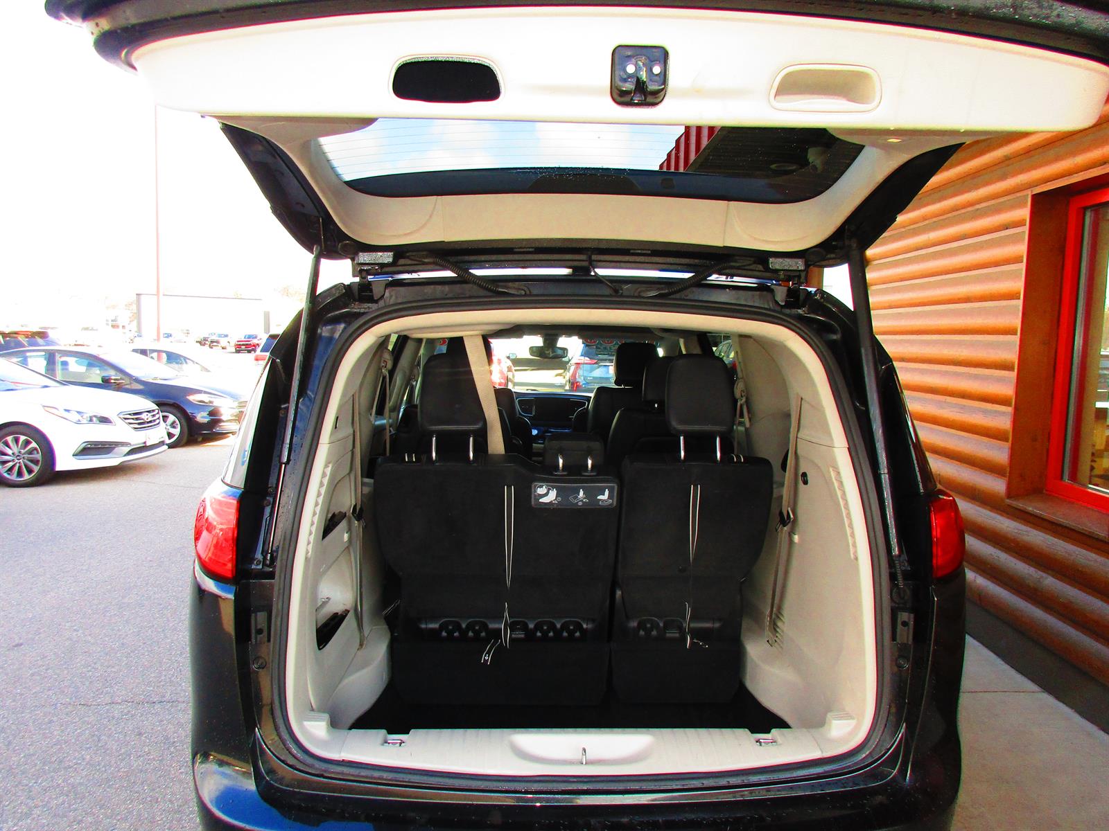 View vehicle photo 7