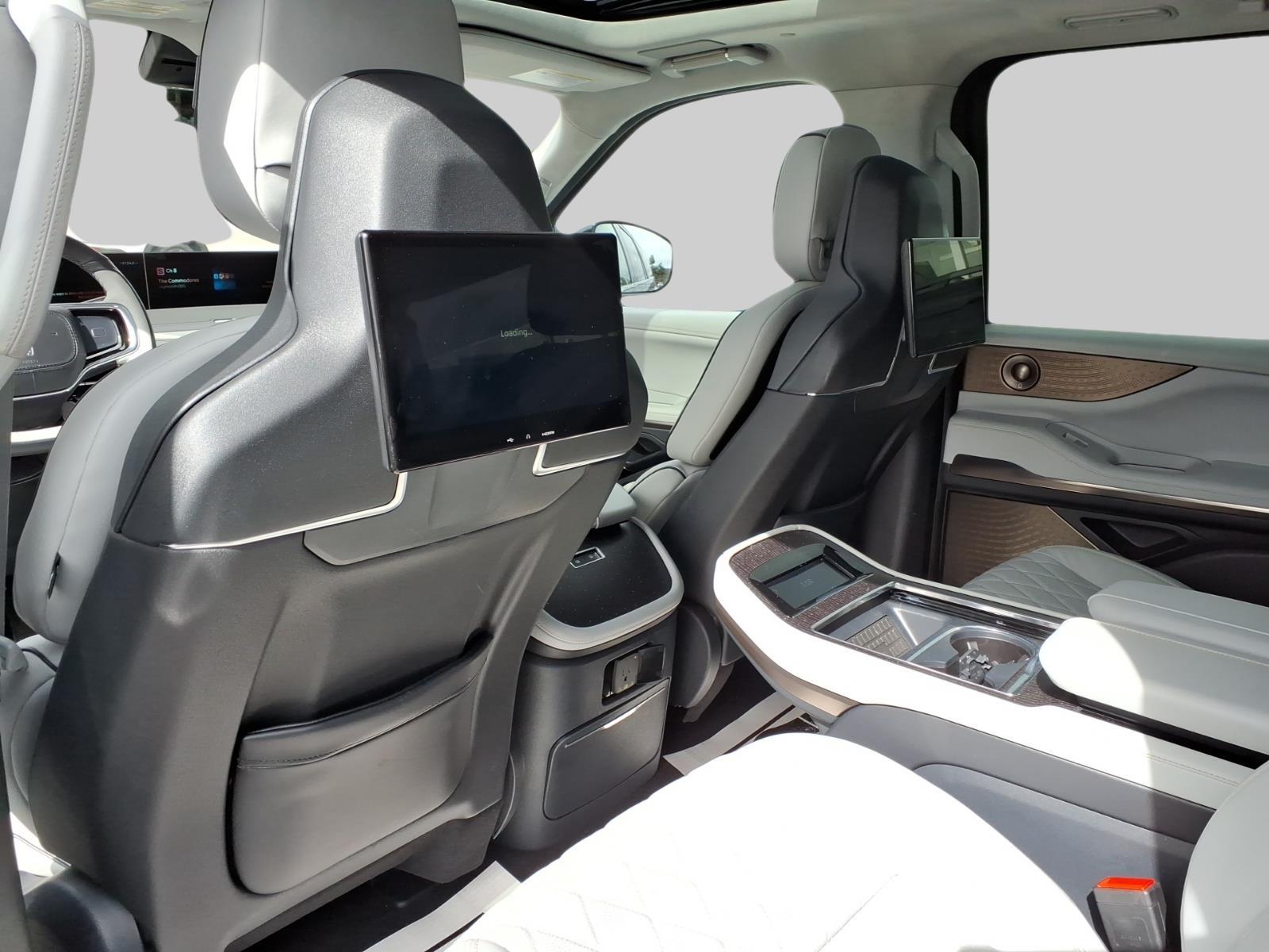 2025 – Lincoln – Navigator L