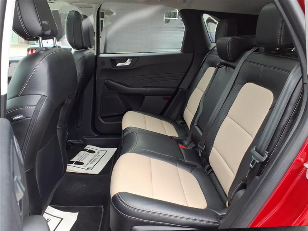 2022 – Ford – Escape Hybrid