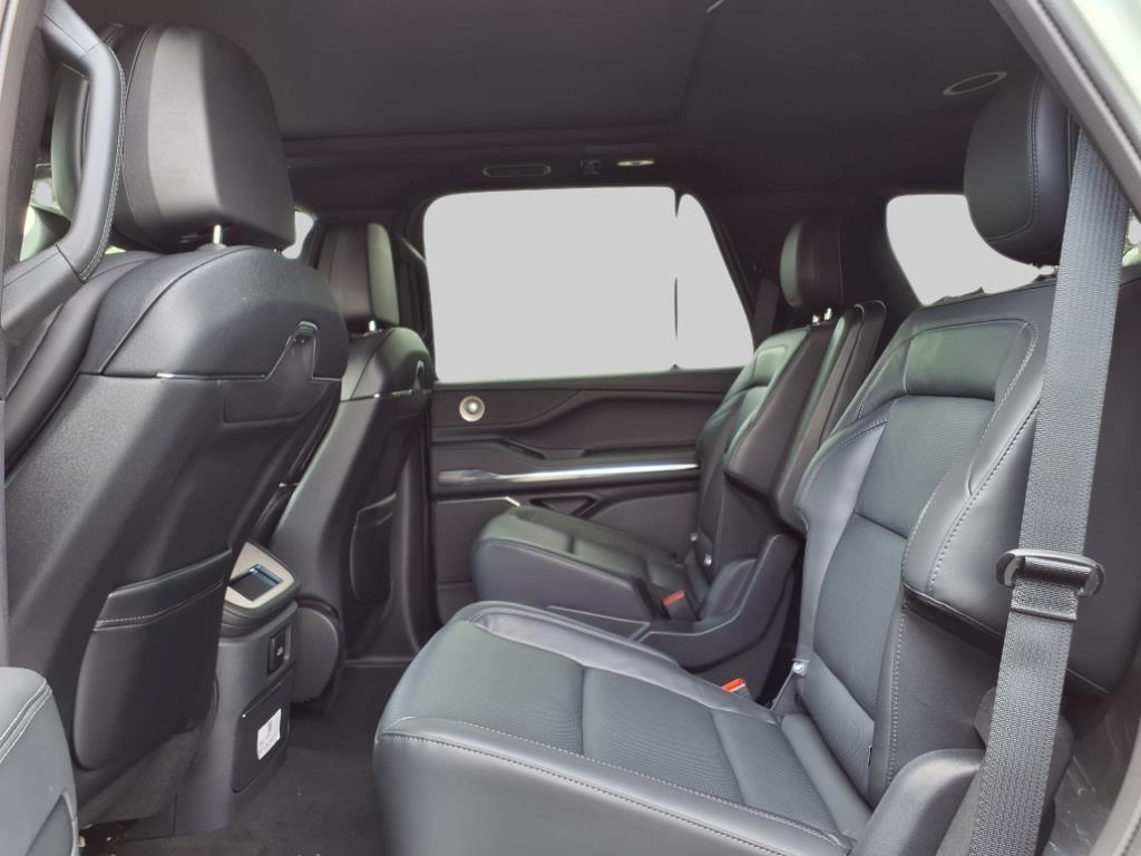2025 – Lincoln – Navigator