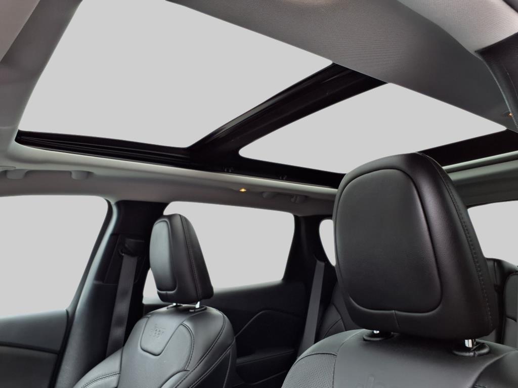 2021 – Jeep – Cherokee