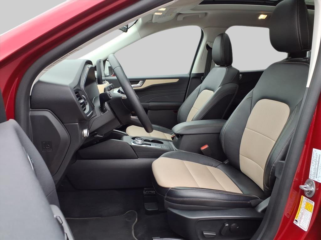 2022 – Ford – Escape Hybrid