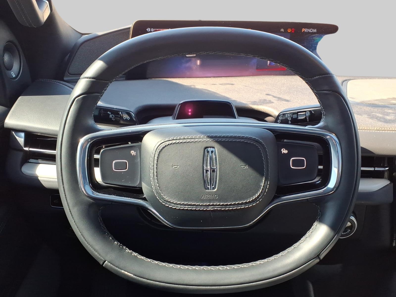 2025 – Lincoln – Navigator