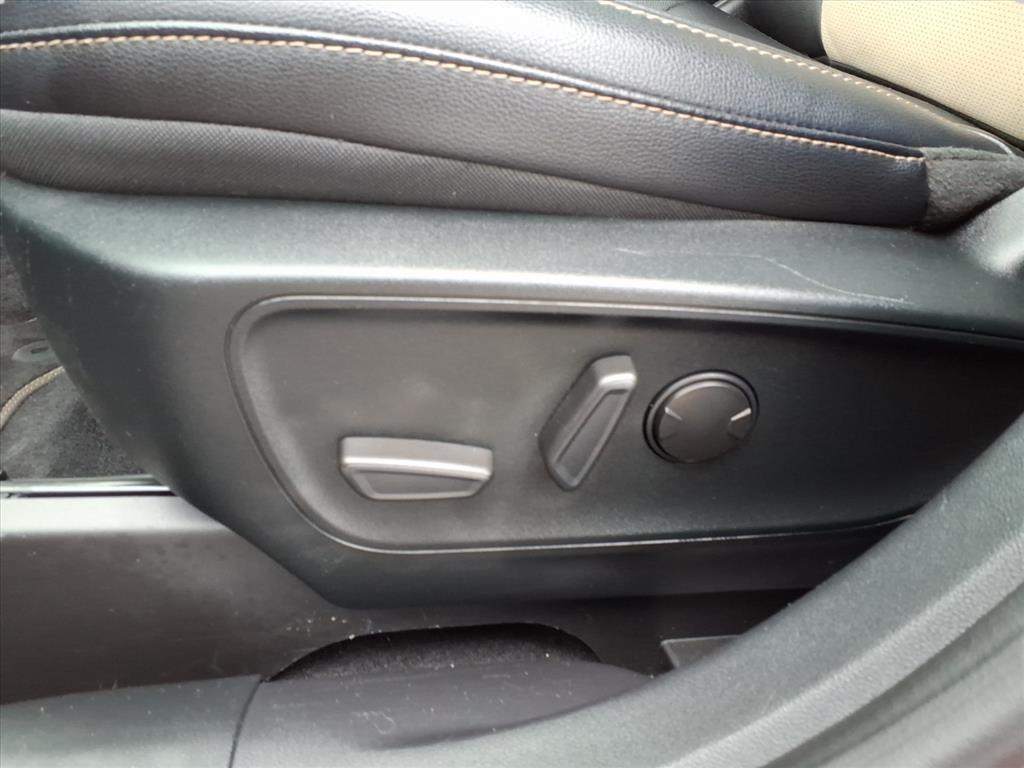 2022 – Ford – Escape Hybrid