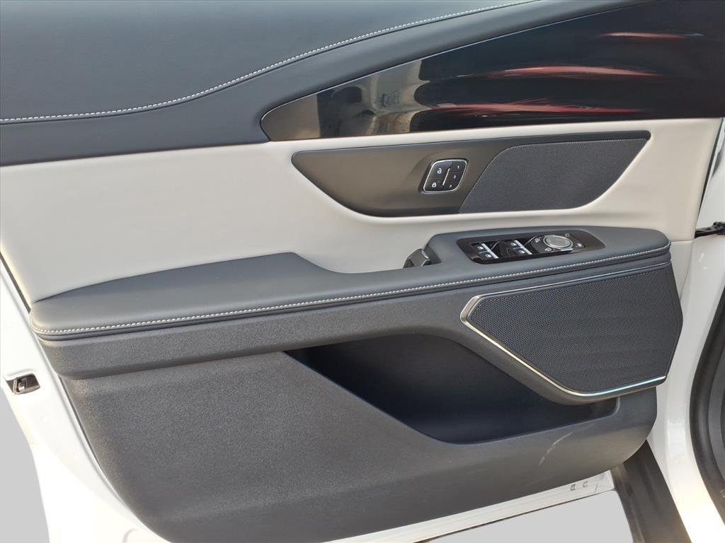 2025 – Lincoln – Nautilus