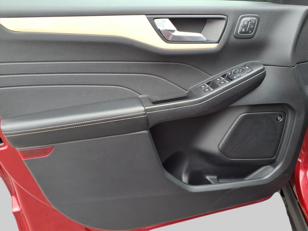 2022 – Ford – Escape Hybrid