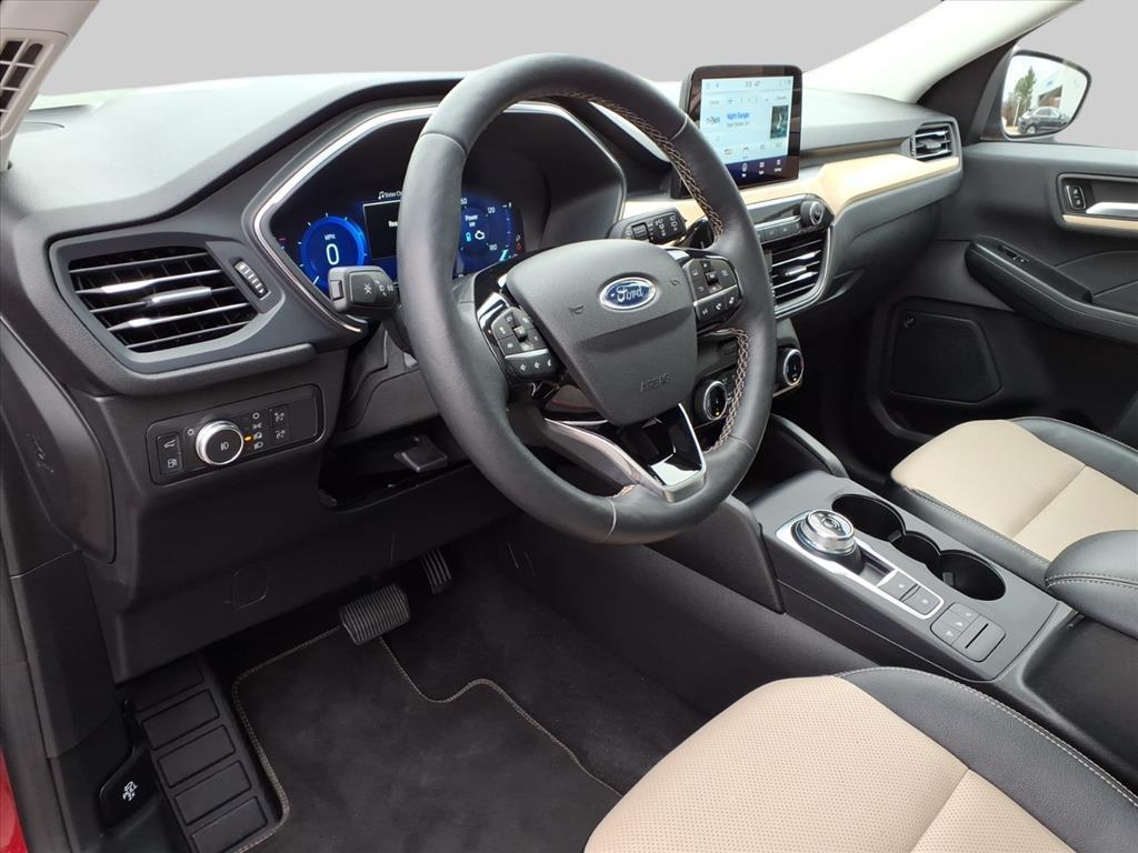 2022 – Ford – Escape Hybrid