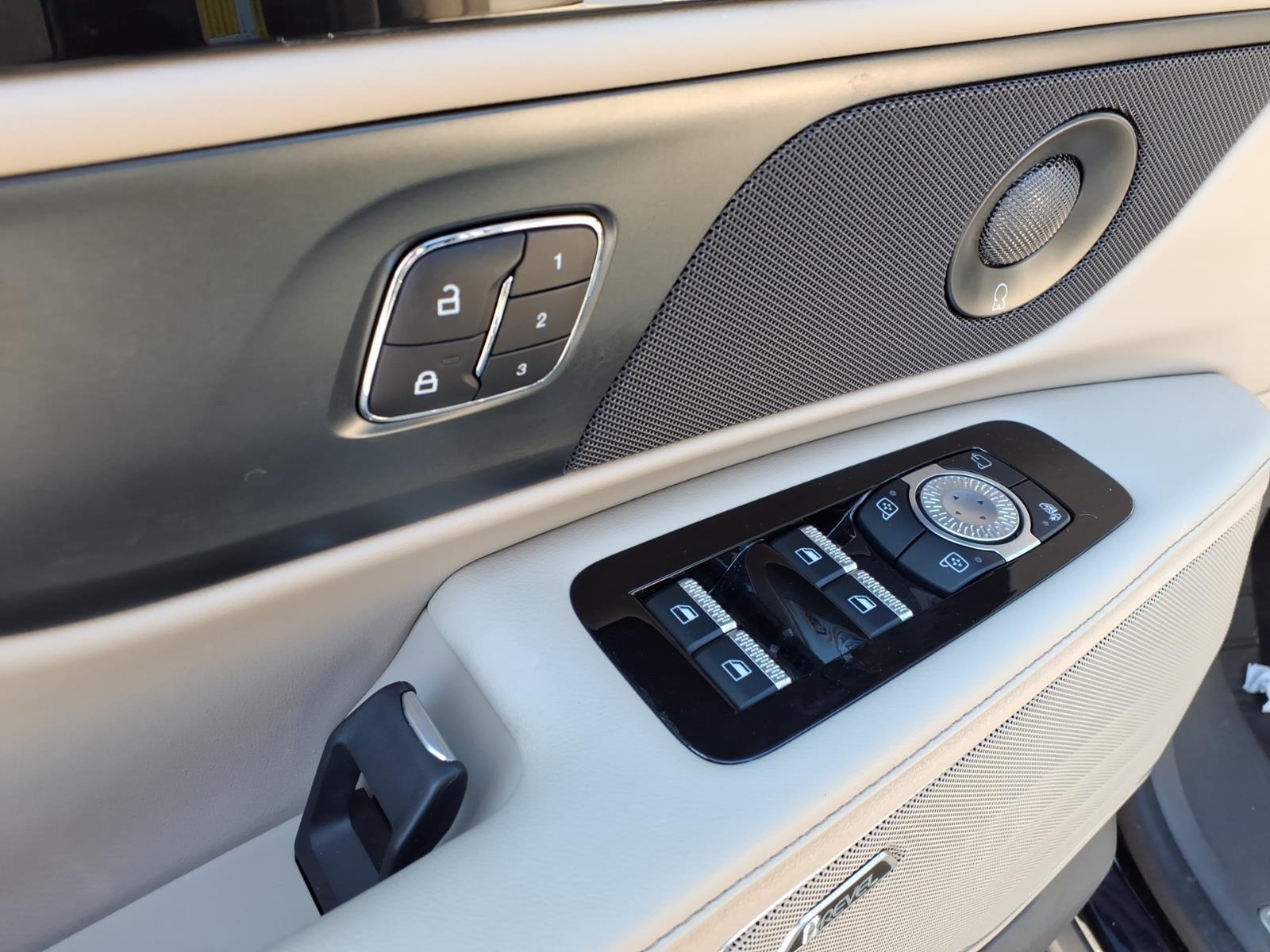 2025 – Lincoln – Nautilus Hybrid
